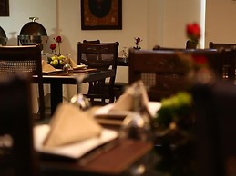 Queens Land Hotel