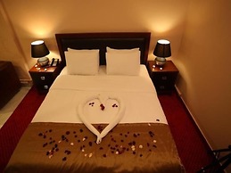 Queens Land Hotel