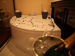 Queens Land Hotel