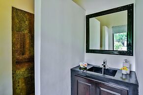 Lovina Residence
