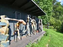 Geraumiger Ruckzugsort, Weissenburg
