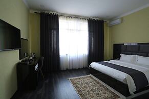 Hotel 777