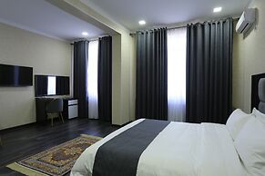 Hotel 777