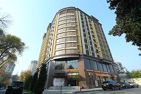 Hotel 777