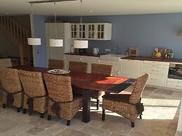 Villa in Ampus With Panoramic Views & Pool
