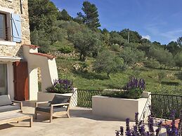 Villa in Ampus With Panoramic Views & Pool