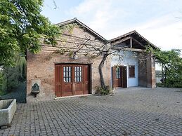 Apartment in Pontecchio With Pool & Tennis