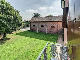 Apartment in Pontecchio With Pool & Tennis