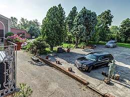Apartment in Pontecchio With Pool & Tennis