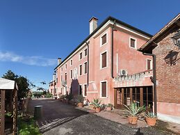 Apartment in Pontecchio With Pool & Tennis