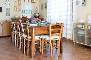 Villa in Tuscany With Private Pool & Views