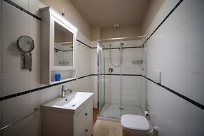 Villa in Tuscany With Private Pool & Views