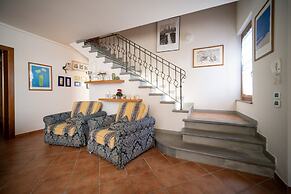 Villa in Tuscany With Private Pool & Views