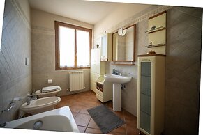Villa in Tuscany With Private Pool & Views