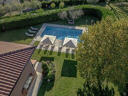Villa in Tuscany With Private Pool & Views