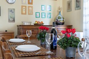 Villa in Tuscany With Private Pool & Views