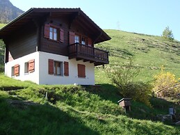 Cozy Chalet in Chrixacher near Forest
