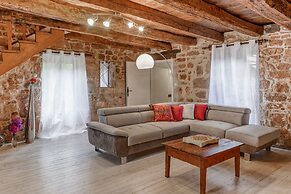 Beautiful Holiday Home With Pool in Teillots