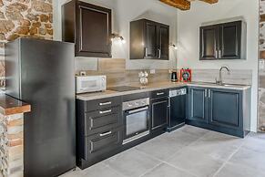 Beautiful Holiday Home With Pool in Teillots