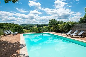 Beautiful Holiday Home With Pool in Teillots
