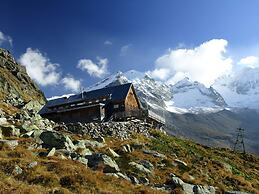 Apartment in Mayrhofen With Garden