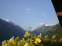 Apartment in Kaprun Ski-in Ski-out Slopes