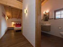 Apartment in Kaprun Ski-in Ski-out Slopes
