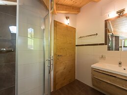 Apartment in Kaprun Ski-in Ski-out Slopes