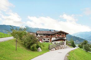 Apartment in Kaprun Ski-in Ski-out Slopes