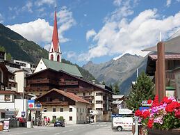 Chalet in Vent Near Stablein Ski Lift