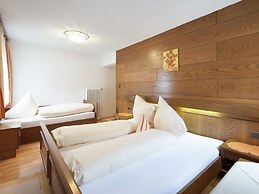 Chalet in Vent Near Stablein Ski Lift