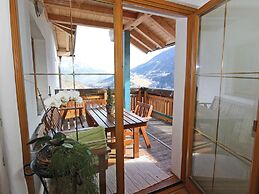 Cosy Holiday Flat With Garden in Wenns