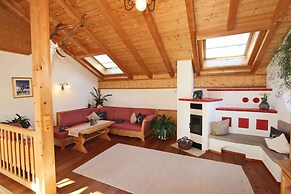 Cosy Holiday Flat With Garden in Wenns
