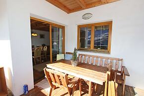 Cosy Holiday Flat With Garden in Wenns