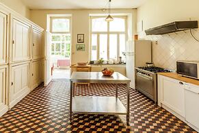 Spacious Holiday Home With Garden