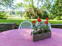 Spacious Holiday Home With Garden