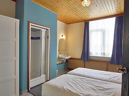 Spacious Holiday Home With Private Garden