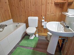 Spacious Holiday Home With Private Garden