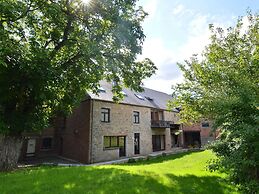 Spacious Ardennes Getaway
