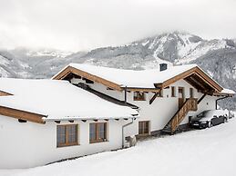 Apartment in Kaprun With Ski-in/ski-out Access