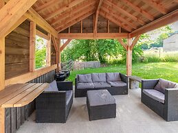 Villa in Freyneux With Garden