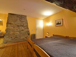 Rustic Vacation Home, Baneux