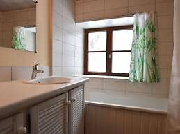 Rustic Vacation Home, Baneux