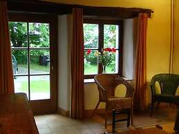 Rustic Vacation Home, Baneux