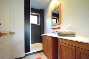 Luxury Pet Friendly Chalet in Bièvre near Forest