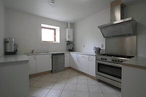 Spacious Stay With Terrace