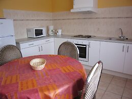 Spacious Stay With Terrace