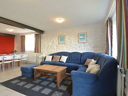 Group House With 3 Apartment for Family