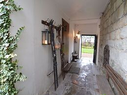 Medieval Farmhouse With Private Garden