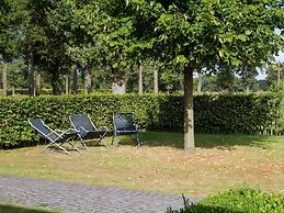 Peer Villa With Garden